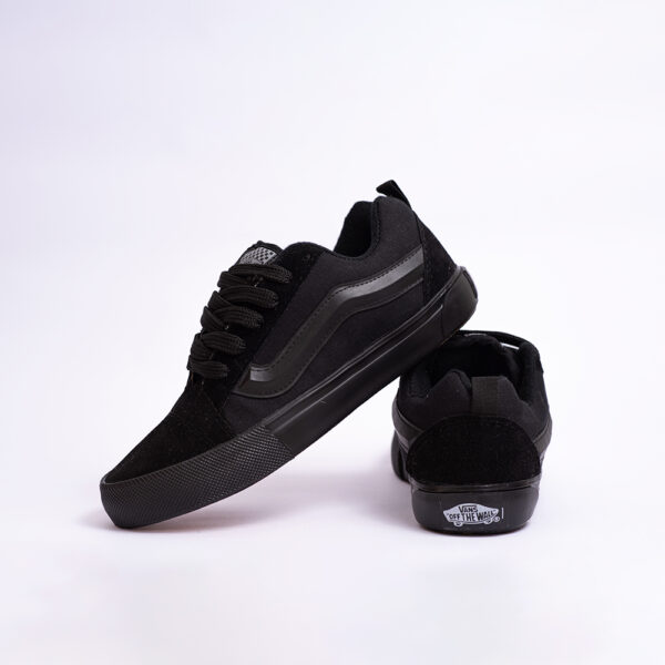 KNU TOTAL BLACK 3 V. KNU