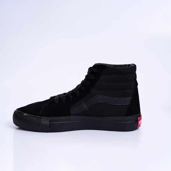 total black2 V. BOTA CLÁSICA