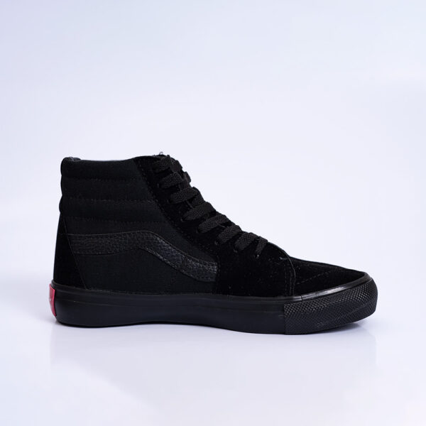 total black3 V. BOTA CLÁSICA